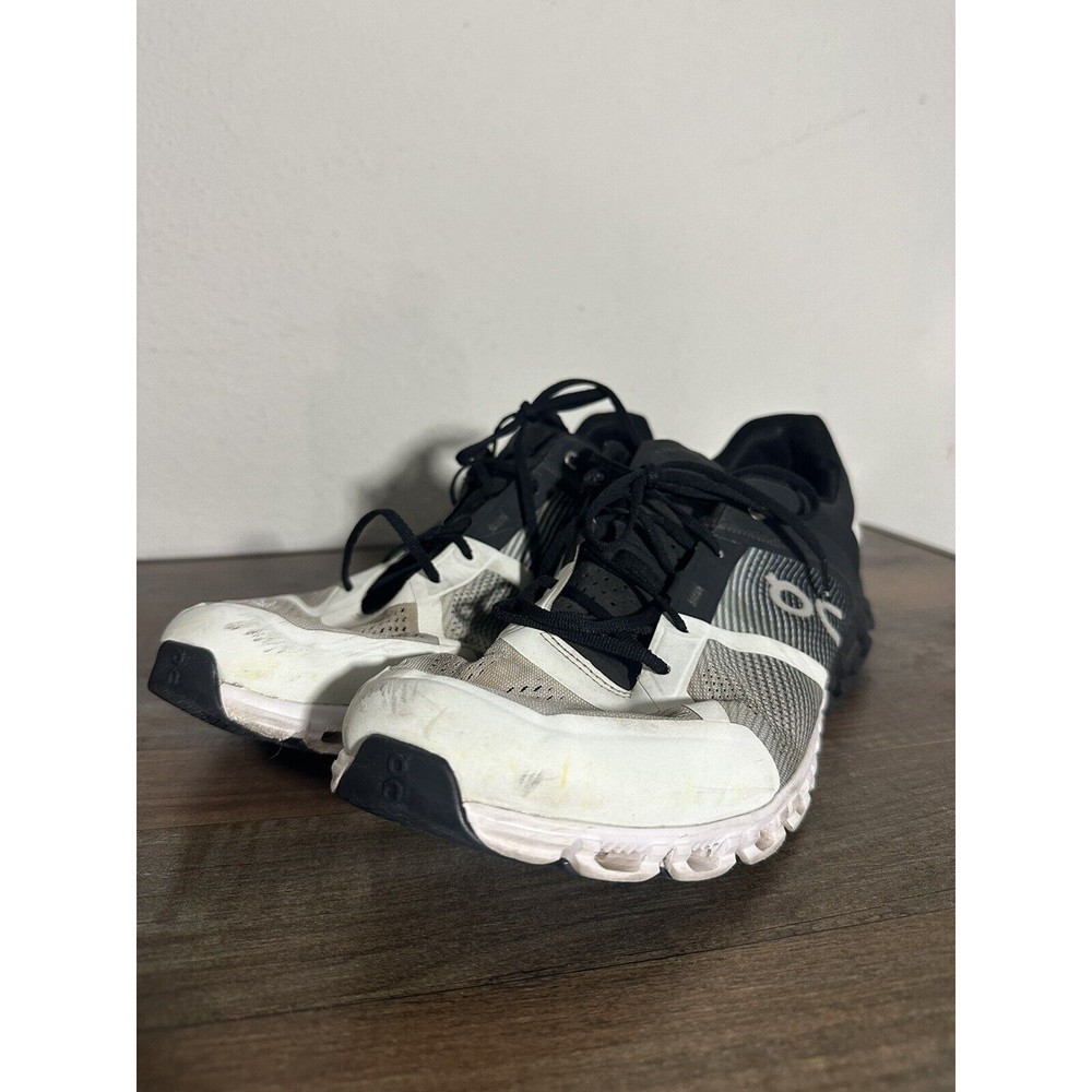On Cloud Mens Cloudflow Helion Black White Running Shoes US Size M12.5
